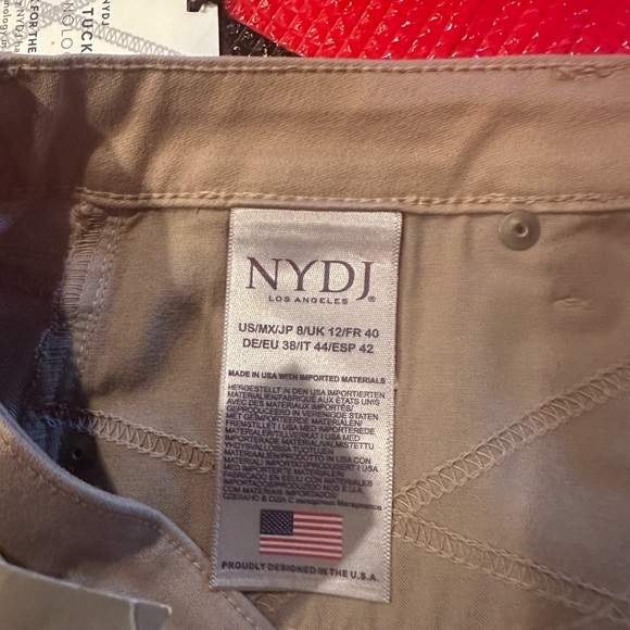 NWT NYDJ Sheri Slim size 8
Inseam 29”
Lift Tuck Technology - Picture 6 of 7